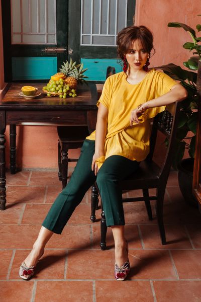 Áo kiểu cộc tay vạt chéo vàng mustard