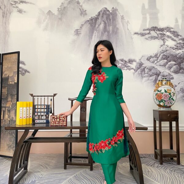 Bộ áo dài Taffeta đính kết xanh lá cây