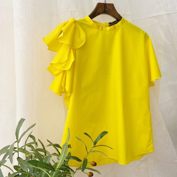 Áo sơ mi kiểu tay bèo vàng